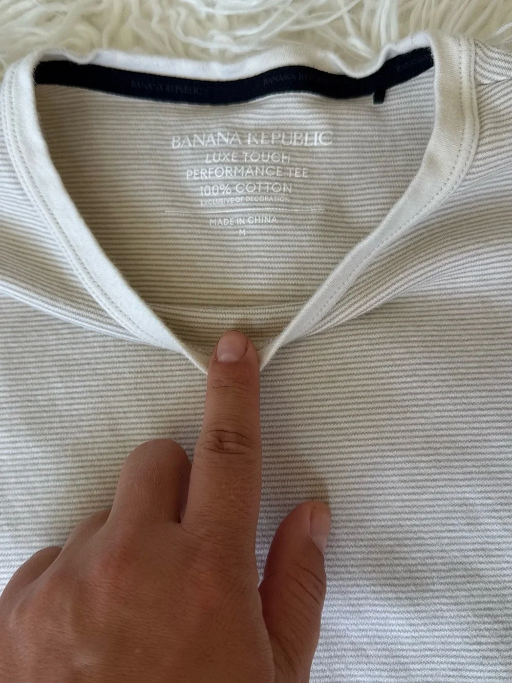 Banana Republic Cream Textured Crew Neck Tee